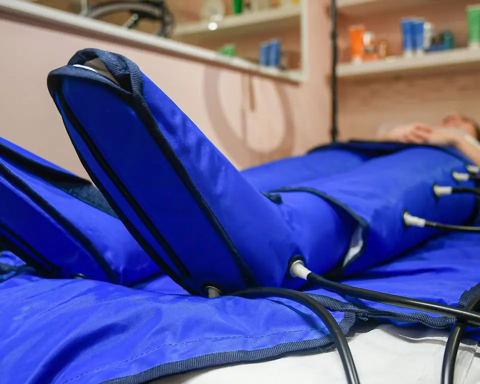 Gambali per pressoterapia nella cabina del centro Vanestetica
